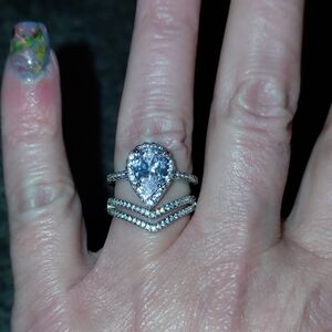 Moissanite Elegant Silver Teardrop Ring Set